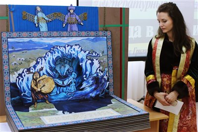 Книгу-театр «Байкал» представили в библиотеке Молчанова-Сибирского